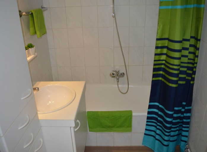 Bathroom 2, Apartment in Blankenberge With Sea View, West-Vlaanderen