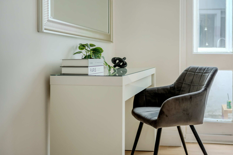 Interior 5, 2-bed Flat Near Regent's Park - Patio - Sleeps 6, London