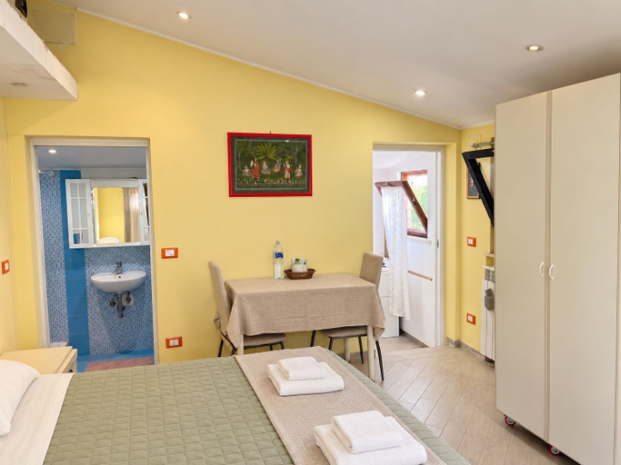 Room 3, Vivienne's Guest House, Rome