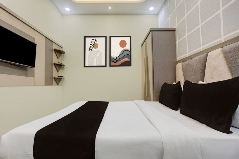 Room 3, Super Hotel O Maharshi Valmiki Airport, Faizabad