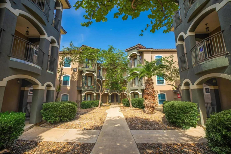Exterior 2, Landing Amazing 2bd, Clubhouse, Gym, Bexar