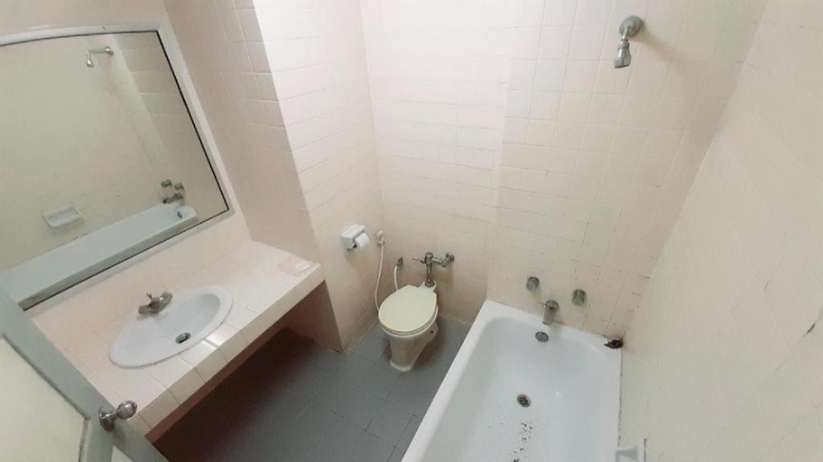 Bathroom, Samainiyom Hotel, Muang Phitsanulok