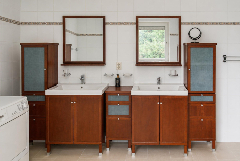 Bathroom 2, Timber-framed House in the Sauerland Region, Hochsauerlandkreis
