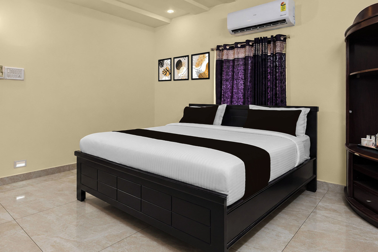 Room 5, Hotel O Achampeta Junction Kakinada, East Godavari
