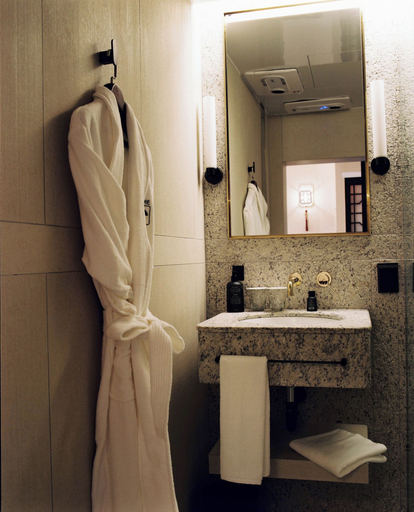Bathroom 3, The Magpie Hotel, Jongno