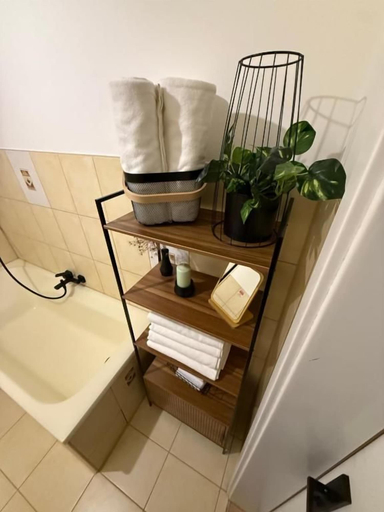 Bathroom, Willa Szept Potoku, Jelenia Góra