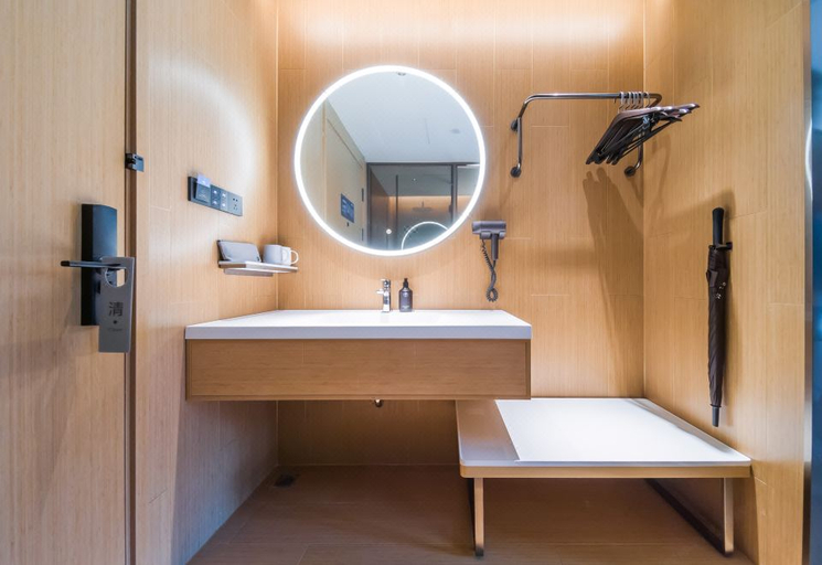 Bathroom 4, JI Hotel Linhai Chonghemen, Taizhou
