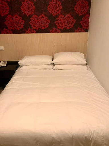 Bedroom 3, Yes Luxury Hotel, Bentong