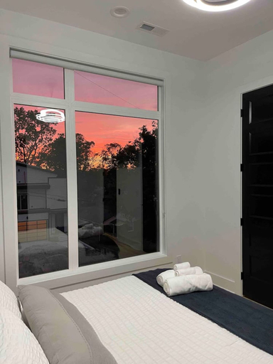 Room 2, 6 Minutes to Broadway Hottub 2 Decks Parking, Davidson