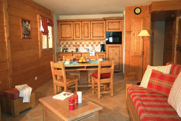 Living room 2, Mountain Retreat With Heated Pool, Hautes-Alpes