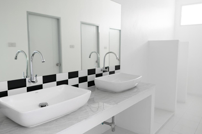 Bathroom 3, Munruk Hostel, Muang Prachuap Khiri Khan