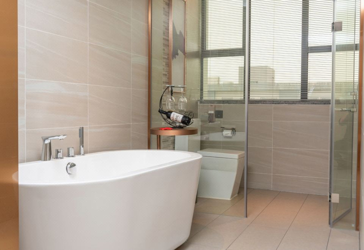 Bathroom 3, Lavande Hotels Shenzhen Guangming Science City Changzhen Branch, Shenzhen