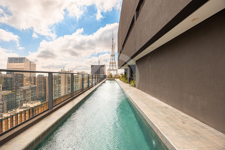 Pool 2, v3rso Jardins, São Paulo