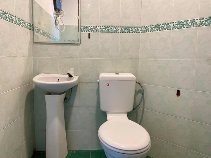 Bathroom 2, Hotel Kota Laksamana, Malacca City