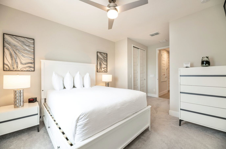 Room 2, The Tranquil Townhome - Elegant Townhome in Reunion Resort, Osceola