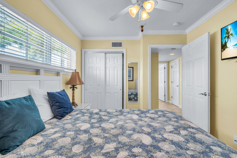 Room 3, Barefoot Beach Resort B201, Pinellas