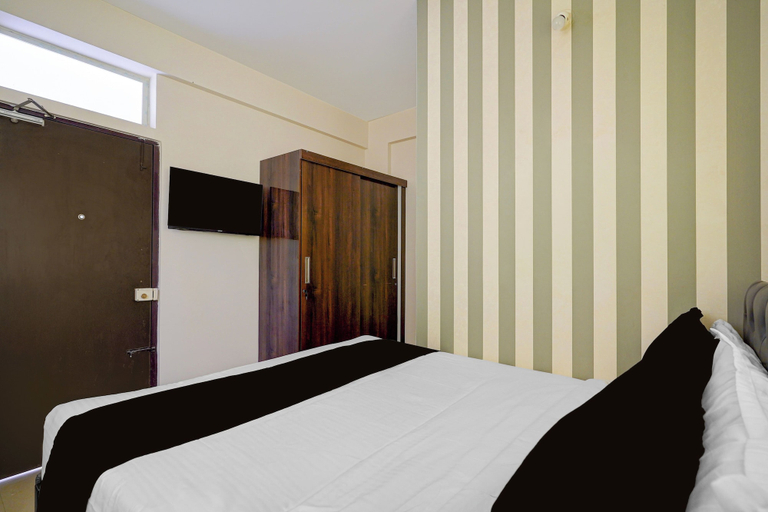 Room 5, Hotel O Ambedkar Nagar Bus Terminal, Bangalore