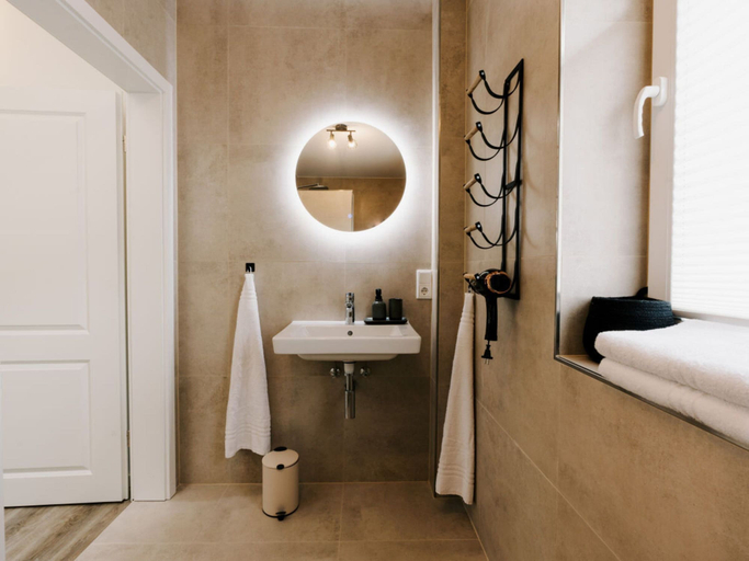 Bathroom 3, Holiday Apartment in Greetsiel With Balcony, Aurich