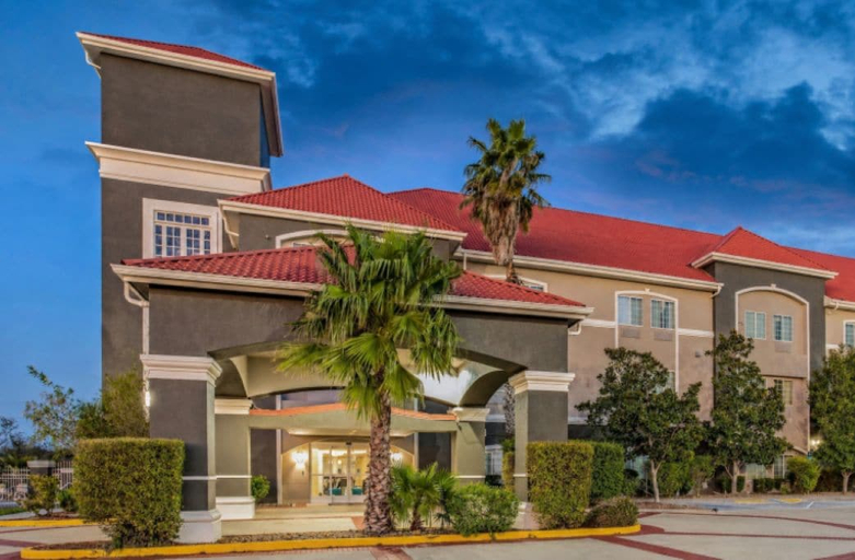 Exterior, Ullah Lodging, Nueces