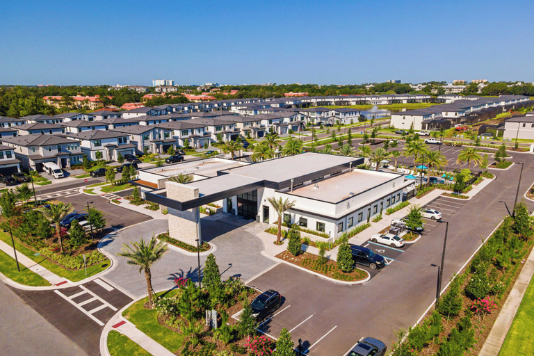 Aerial view 2, Luxury 15br Suites, Pool and Themed Bedrooms, Orange