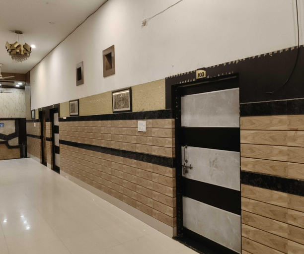 Interior 4, Deluxe Room Vaikunth Radhika Farm, Mathura