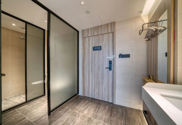 Bathroom 3, Hanting Hotel Hangzhou Liangchu New Town, Hangzhou