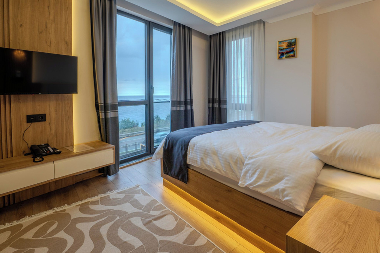 Room 2, Zaya Residence, Arsin
