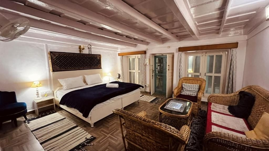 Room 5, Moonshine Villa, Mandi