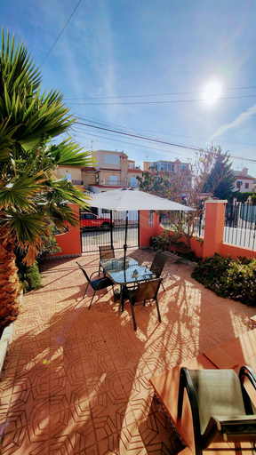 Outdoor dining, Apartment Mocayo Guardamar, Alicante