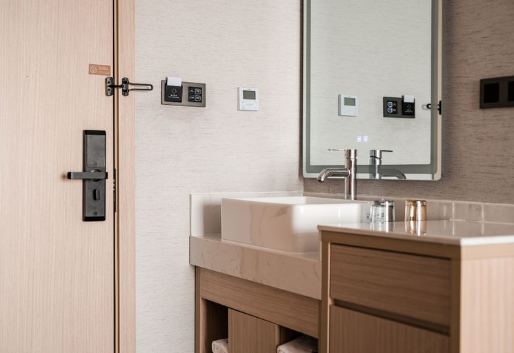 Bathroom 3, Gya Hotel Zhenjiang Danyang High-tech Zone Zhenxing Road, Zhenjiang