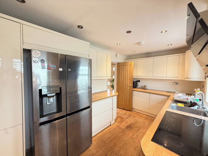 Interior 2, 3 Bedroom House in Wembley With Free Parking, London