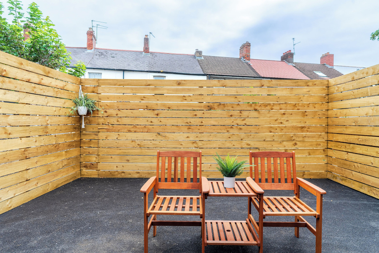 Property grounds, Richmond Apt 2, Cardiff
