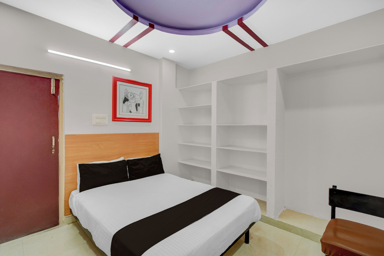 Room 4, Hotel O De Alphabet Home Stays NTPC, Karimnagar