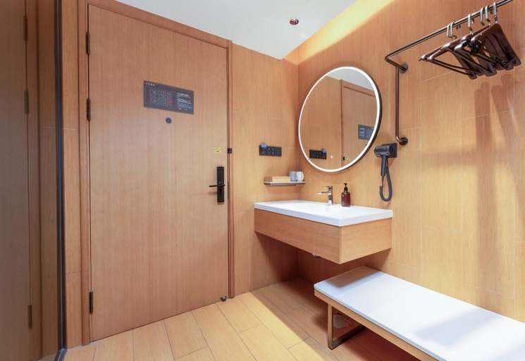 Bathroom 3, JI Hotel Lianyungang Yinzhou Road, Lianyungang