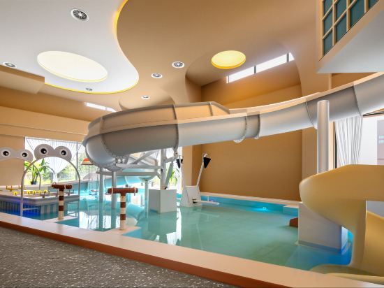 Hotel Interior/Public Areas