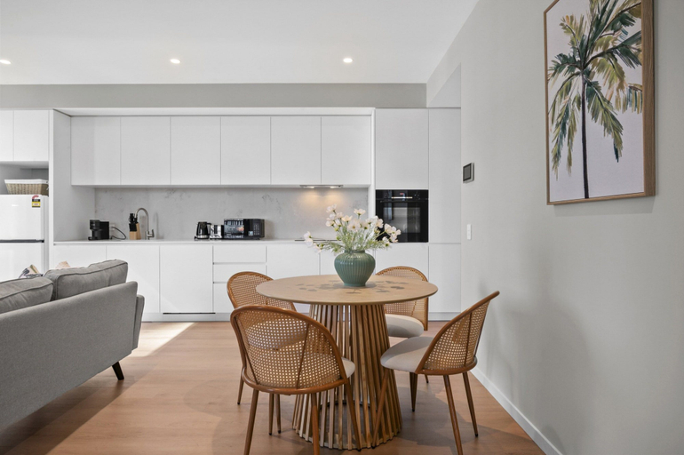 Private kitchen 2, Balcony 2-bed Apartment Near Albert Park, Melbourne