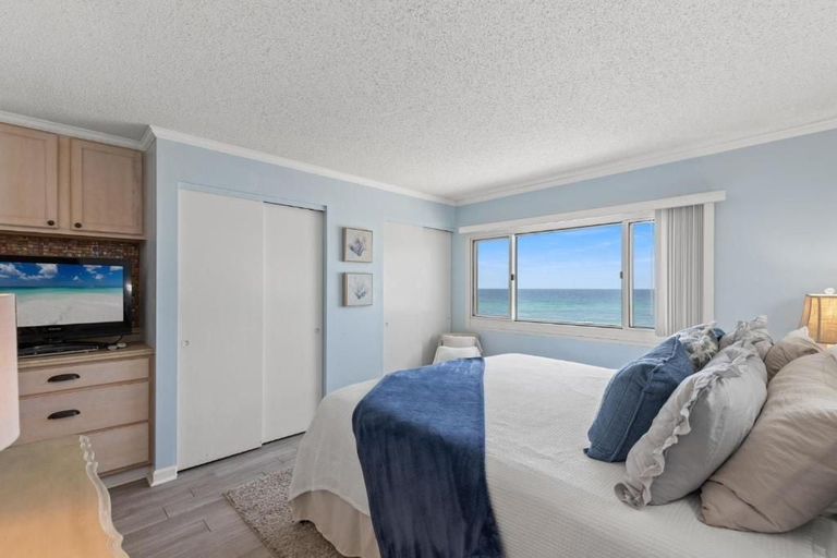 Room 2, Pinnacle Port C1-403, Bay