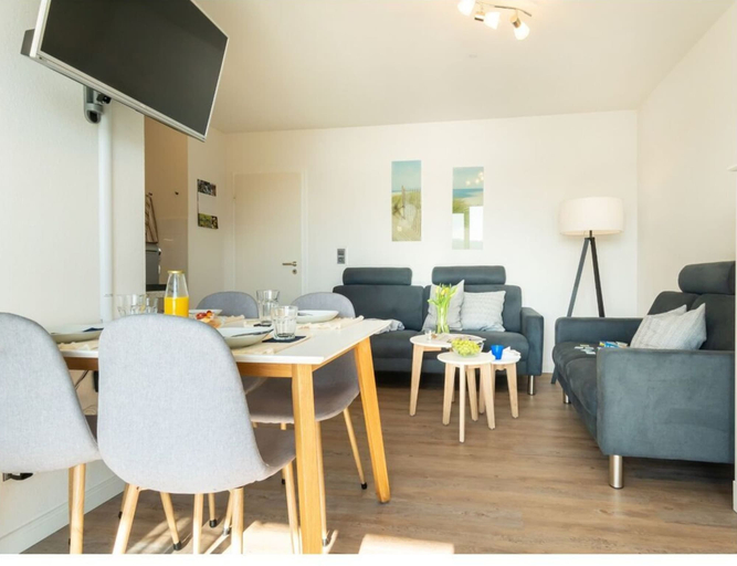 Dining 2, Holiday Apartment With 2 Bedrooms, Ostholstein
