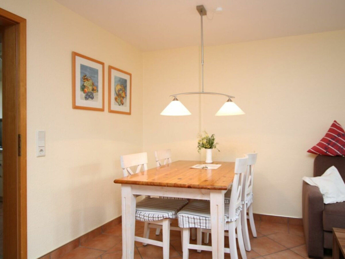 Dining 4, Luttmarsch 13, Holiday Apartment 2, Nordfriesland