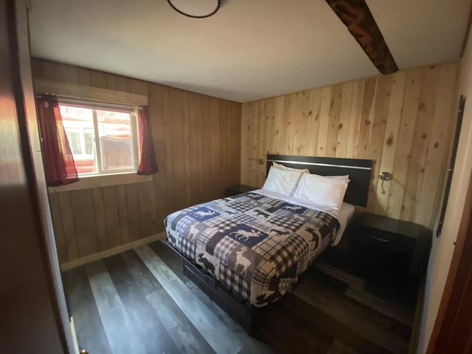Bedroom 2, Rainbow Lodge, Rio Grande