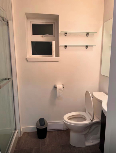 Bathroom 3, Room-pretty Room -shared Accommodation, Greater Vancouver