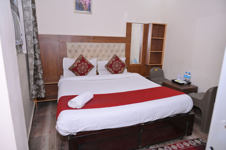 Room 5, Ragi Palace Tapovan, Garhwal