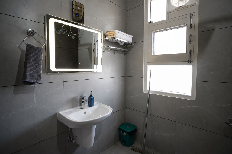 Bathroom 4, Rebon Guest House, Ludhiana