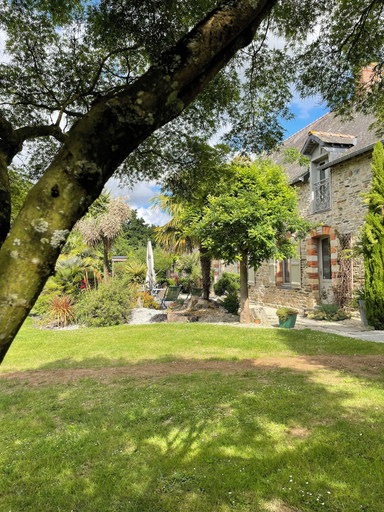Exterior 5, La cour des agapanthes, Ille-et-Vilaine