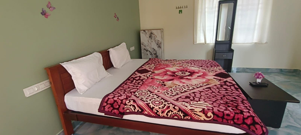 Room 3, Dr. Indhu Villas, Vellore