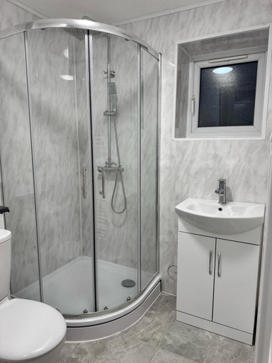 Bathroom 4, Charming London Apartment Retreat, London