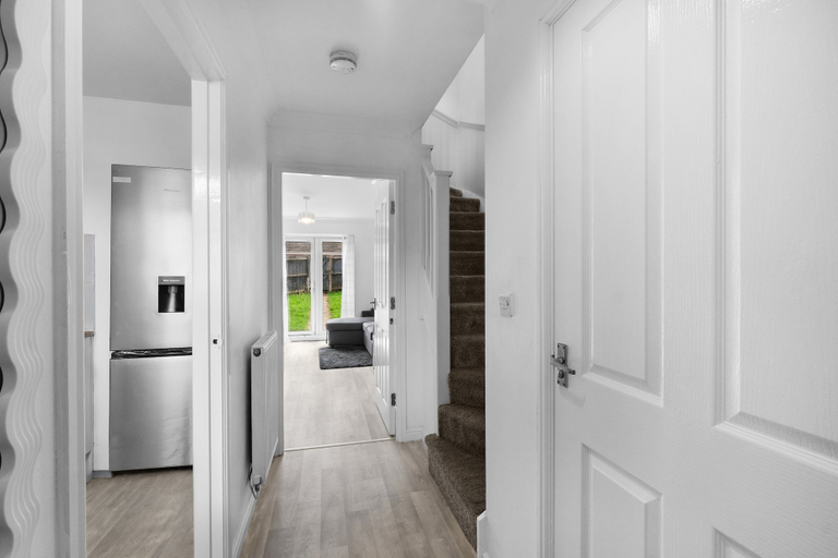 Interior 4, 4-Bed Townhouse in Hamilton with Parking, Leicester
