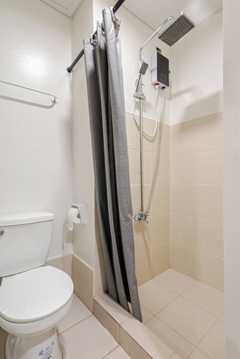Bathroom 4, Serene 2Br Apartment in Parañaque With Shared Pool, Parañaque