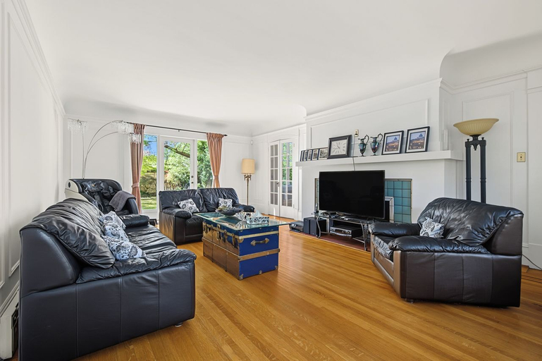 Living area 2, Shaughnessy Classic Private Room, Greater Vancouver