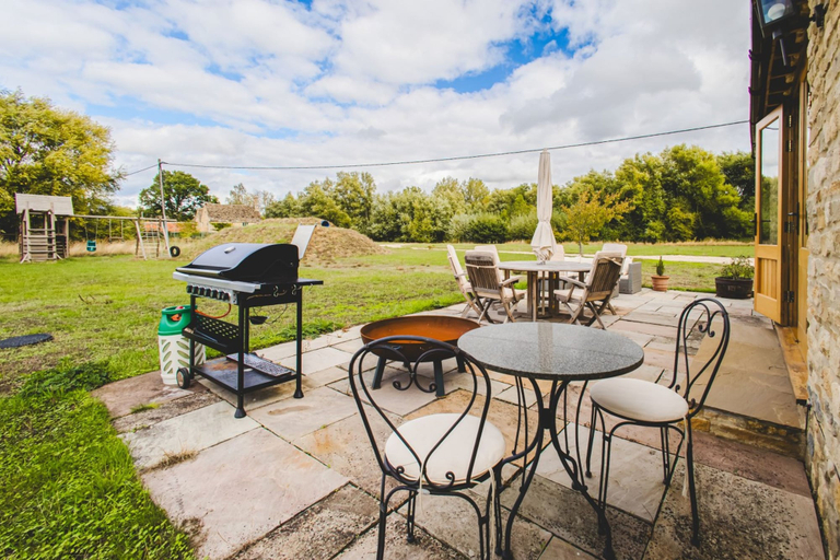 Room 2, The Old Stables - Country Retreat, Swindon